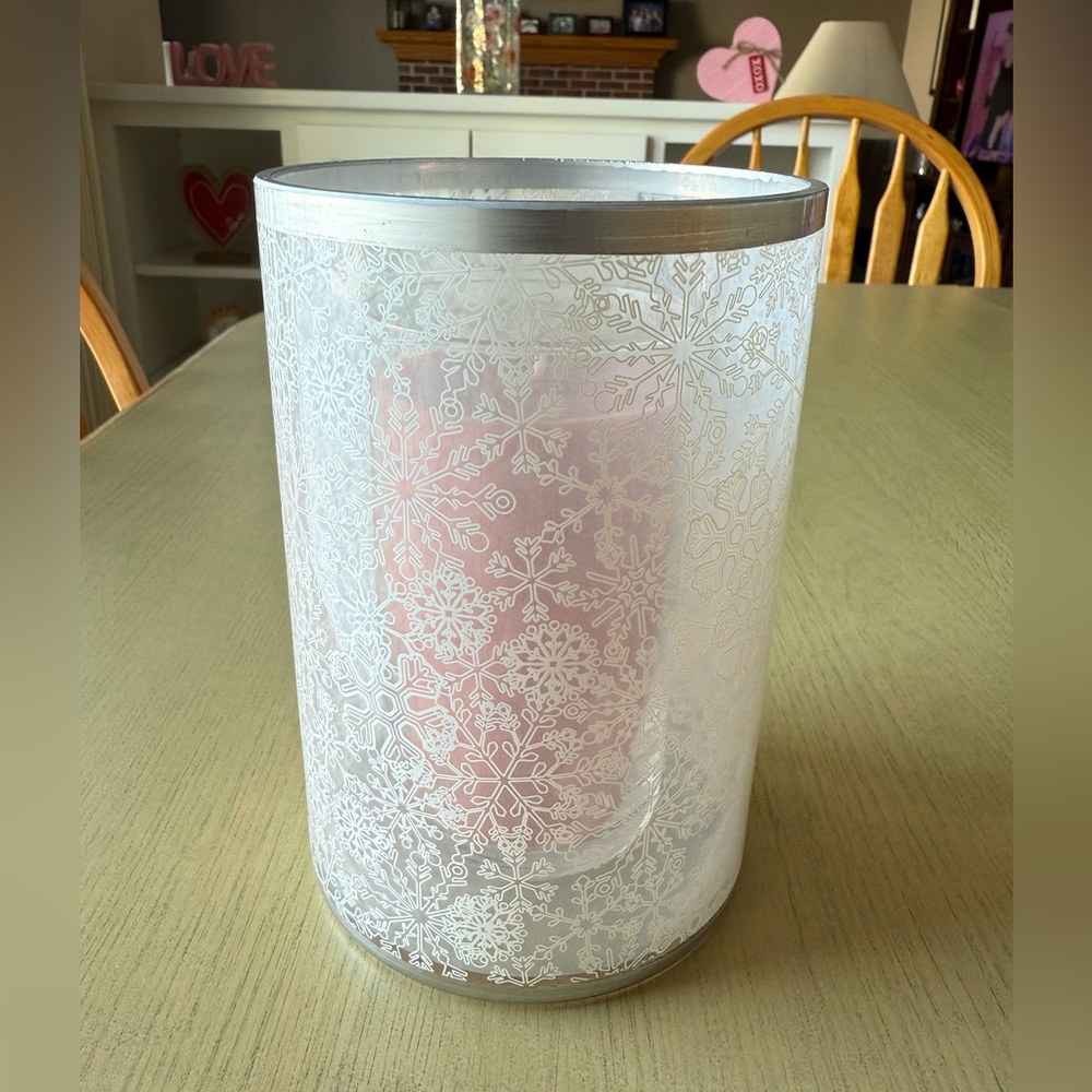 Yankee Candle Snowy Gatherings Snowflake Candle Holder